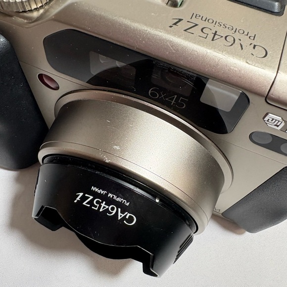 FUJIFILM GA645Zi Professional Film Camera Super-EBC 55-90mm f/4.5-6.9 Zoom Lens - Picture 11 of 16
